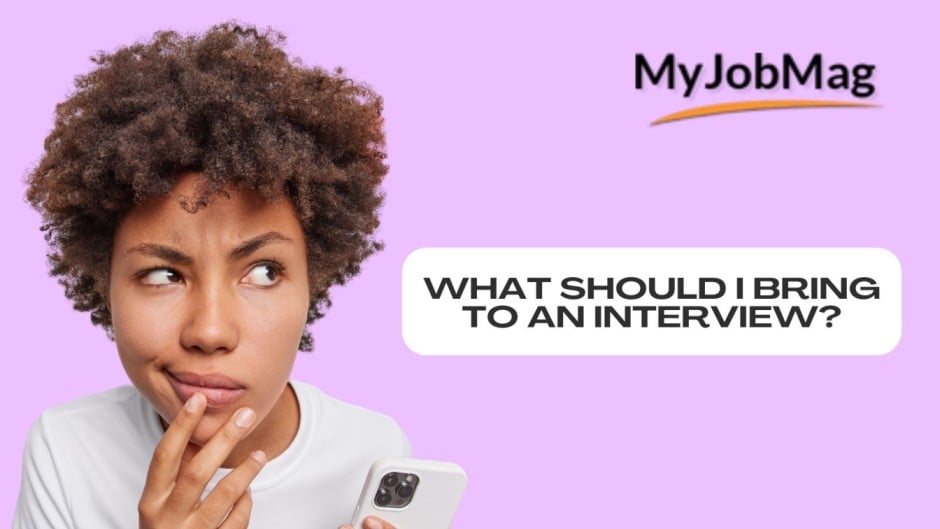 15 Items to Bring to a Job Interview